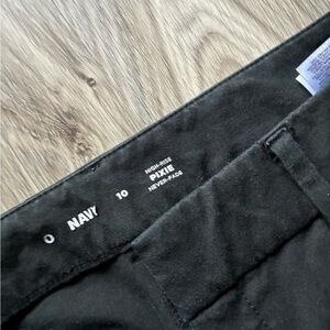 Old navy High-Rise Pixie Pants - Size 10